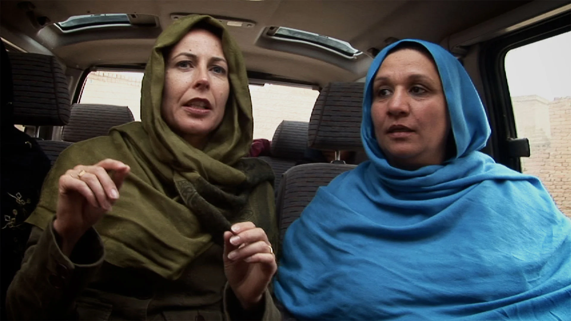 Love-Marriage-in-Kabul-04