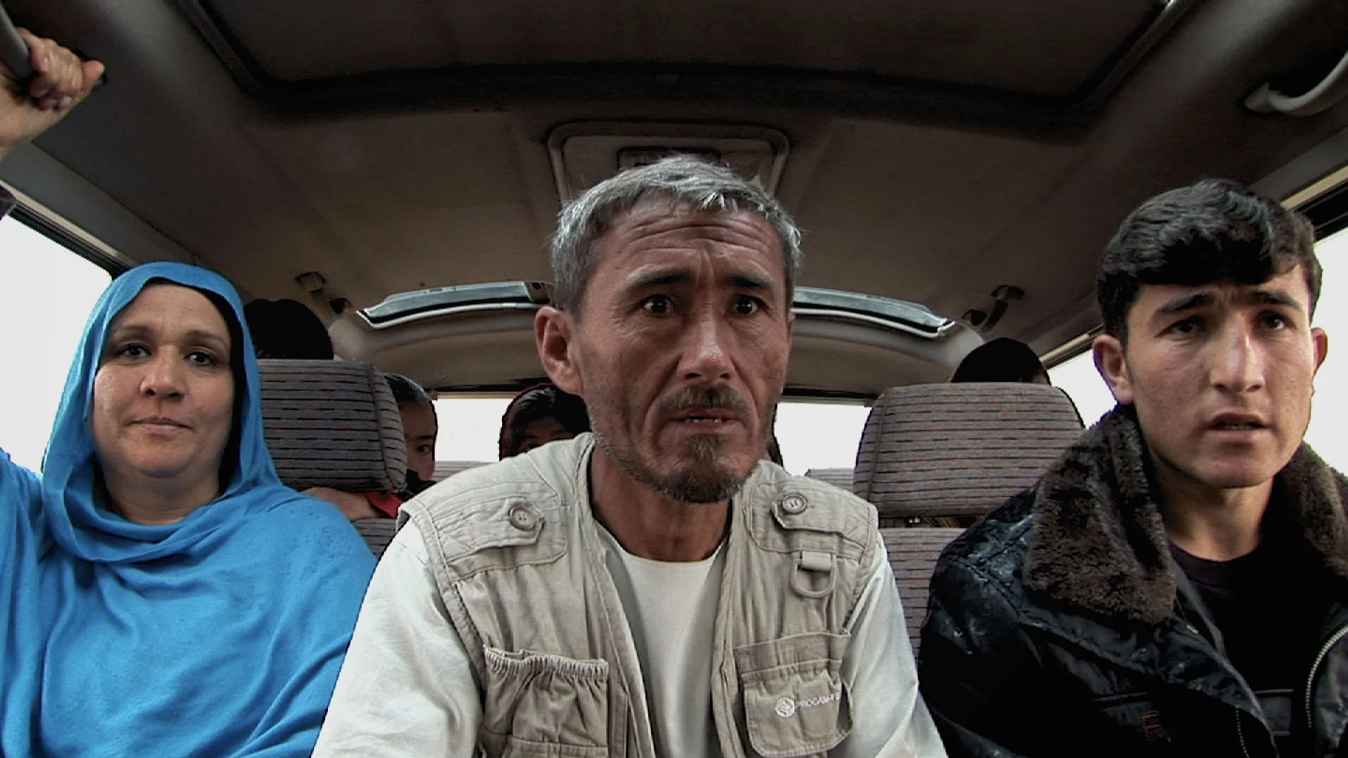 Love-Marriage-in-Kabul-08